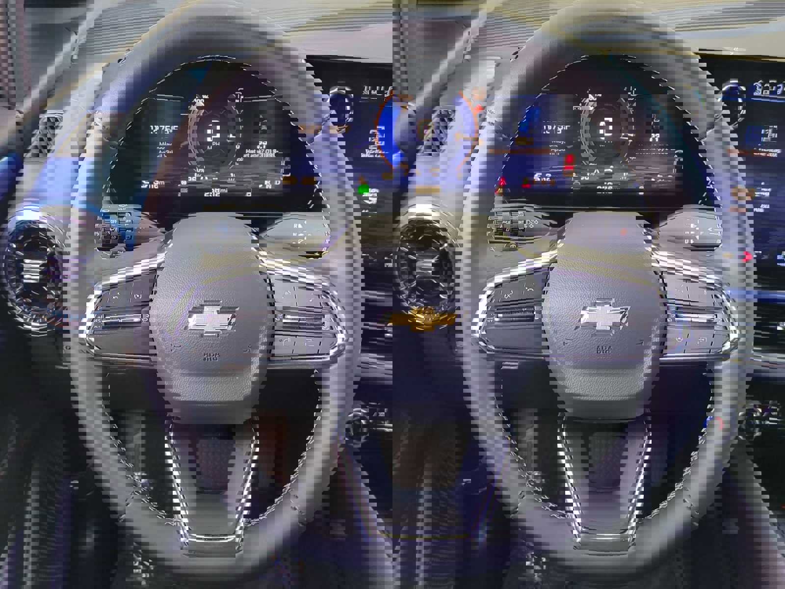 Used 2025 Chevrolet Equinox EV LT w/ Convenience Package image 14