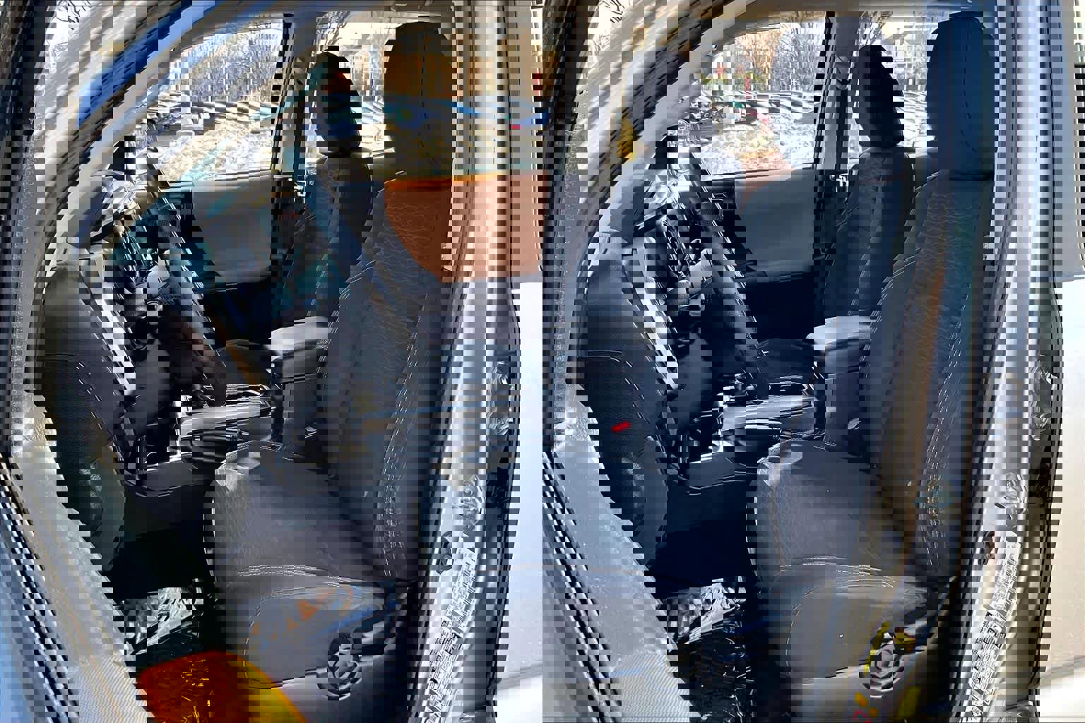 Used 2018 Toyota Tacoma SR5 w/ SR5 Appearance Package (SM) image 8