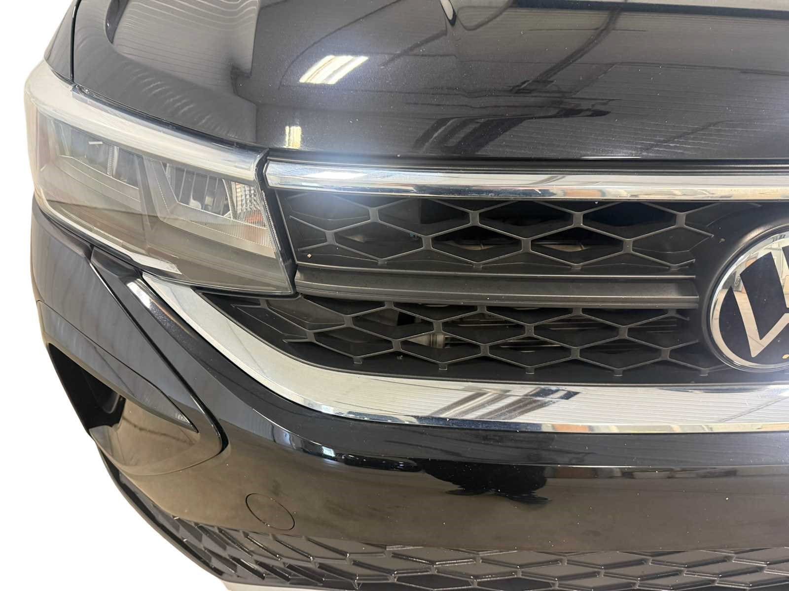 Certified 2023 Volkswagen Taos S FWD image 4