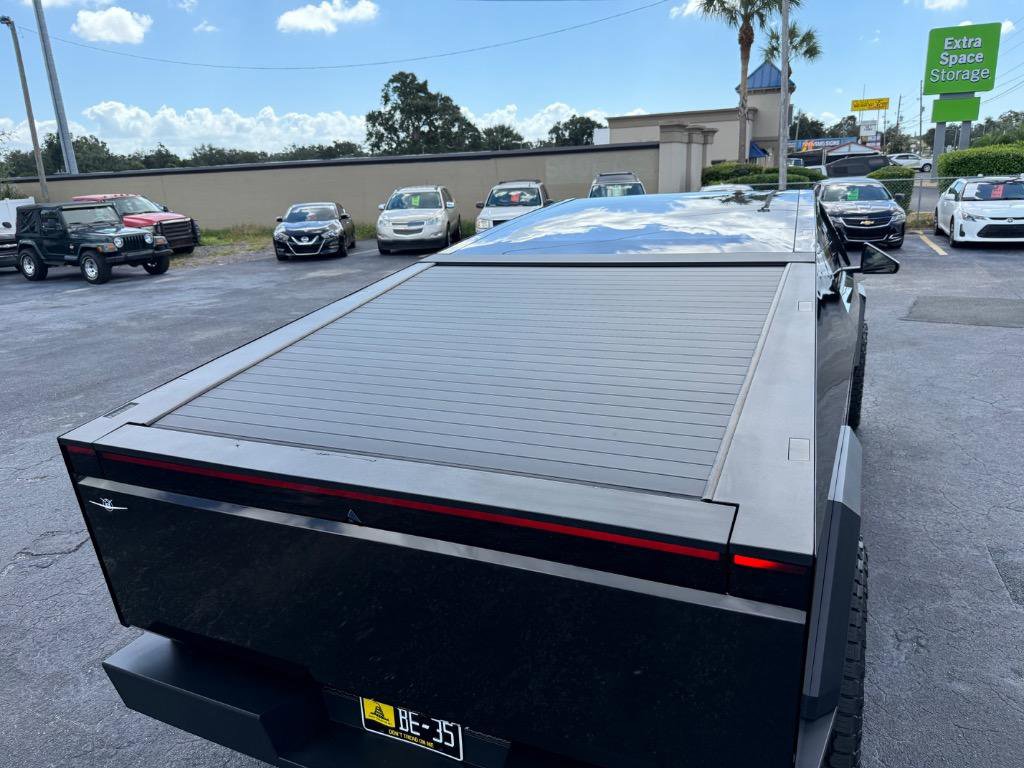Used 2024 Tesla Cybertruck AWD Crew Cab image 19