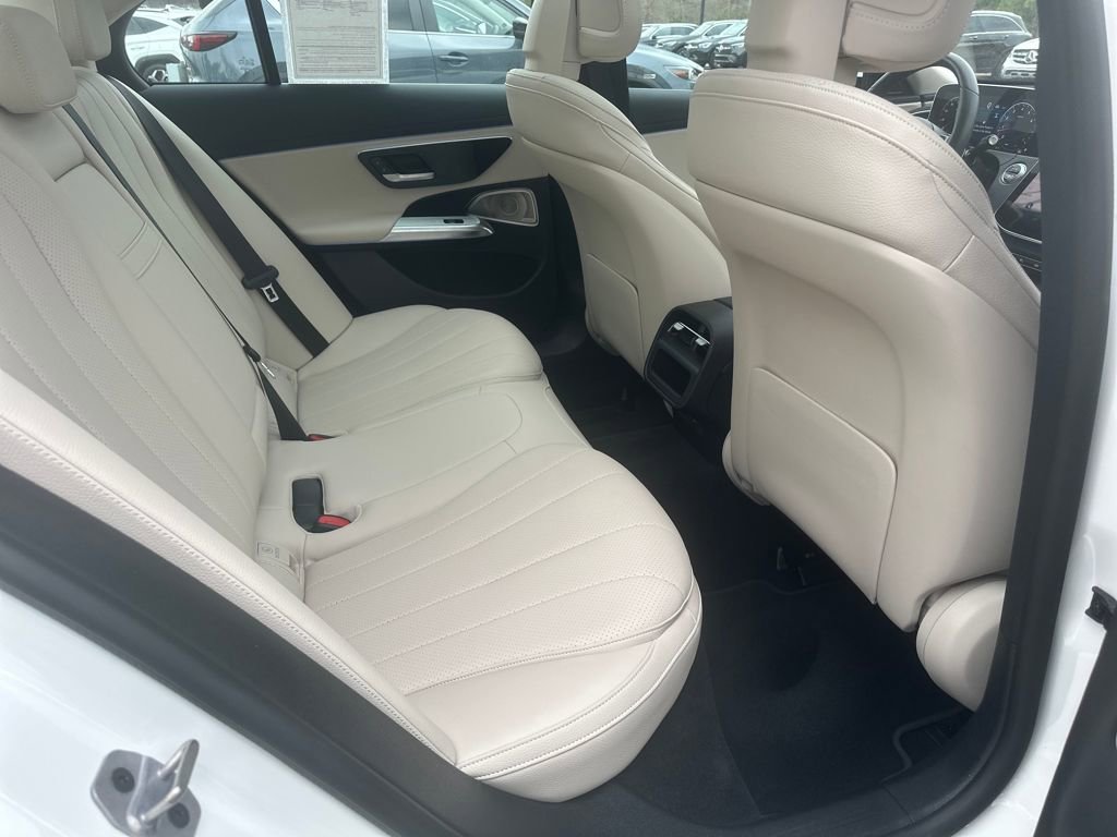 Used 2024 Mercedes-Benz E 350 4MATIC Sedan image 33