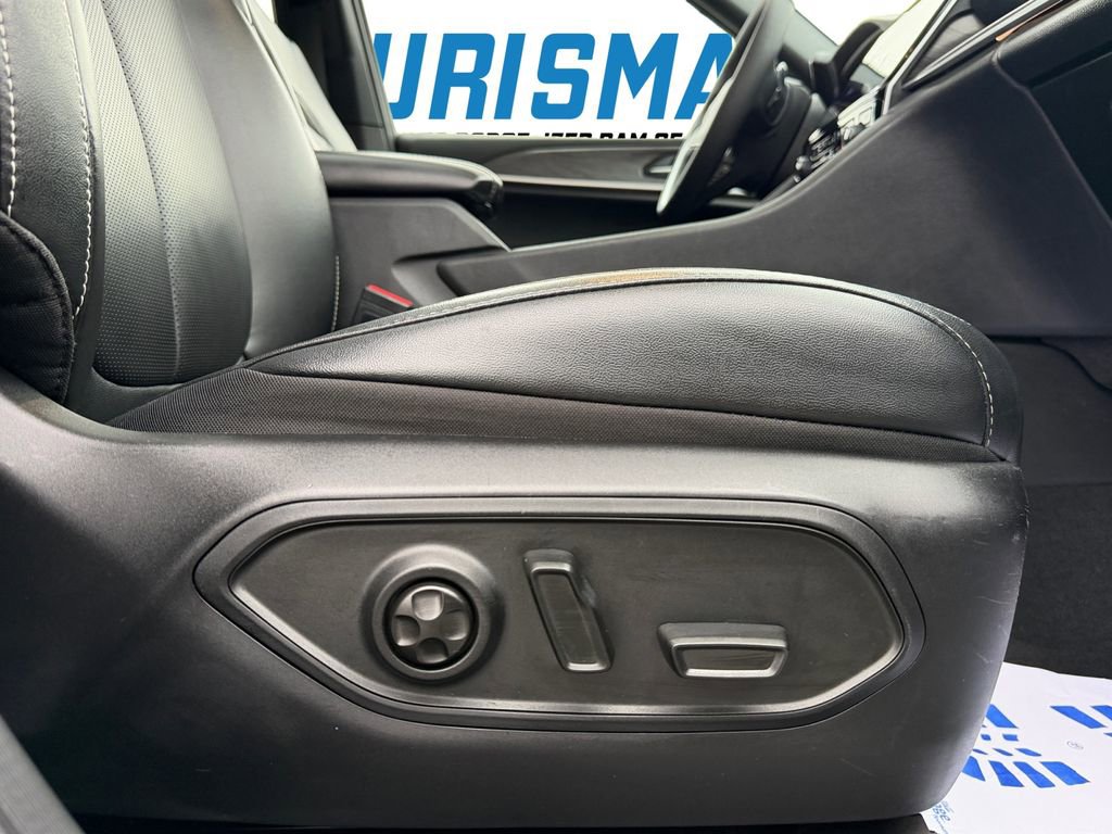 Used 2024 Jeep Grand Cherokee L Limited w/ Luxury Tech Group II image 24