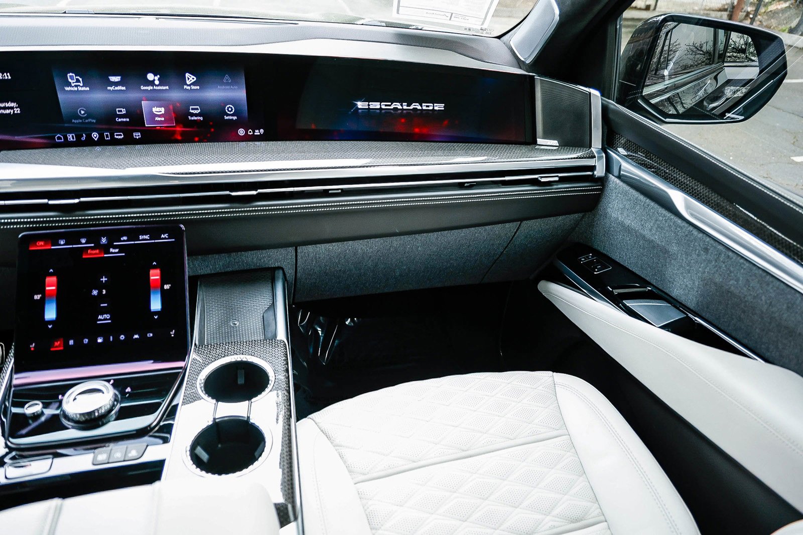 Used 2025 Cadillac Escalade V w/ LPO, ONYX Package image 15