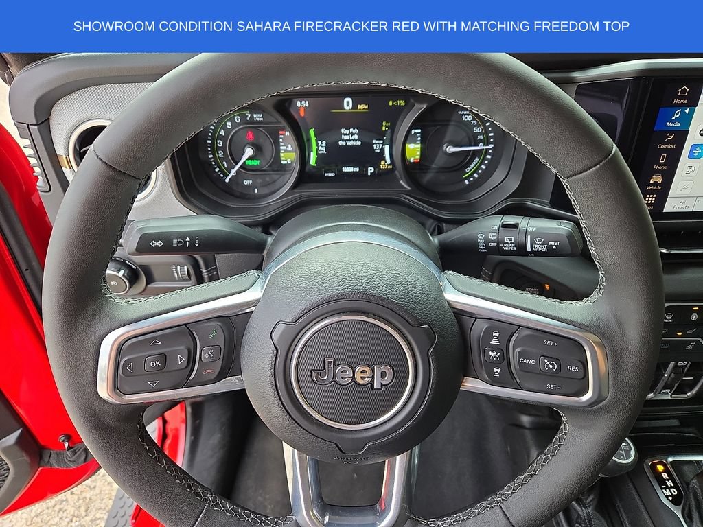 Used 2025 Jeep Wrangler Unlimited Sahara AWD/4WD image 18