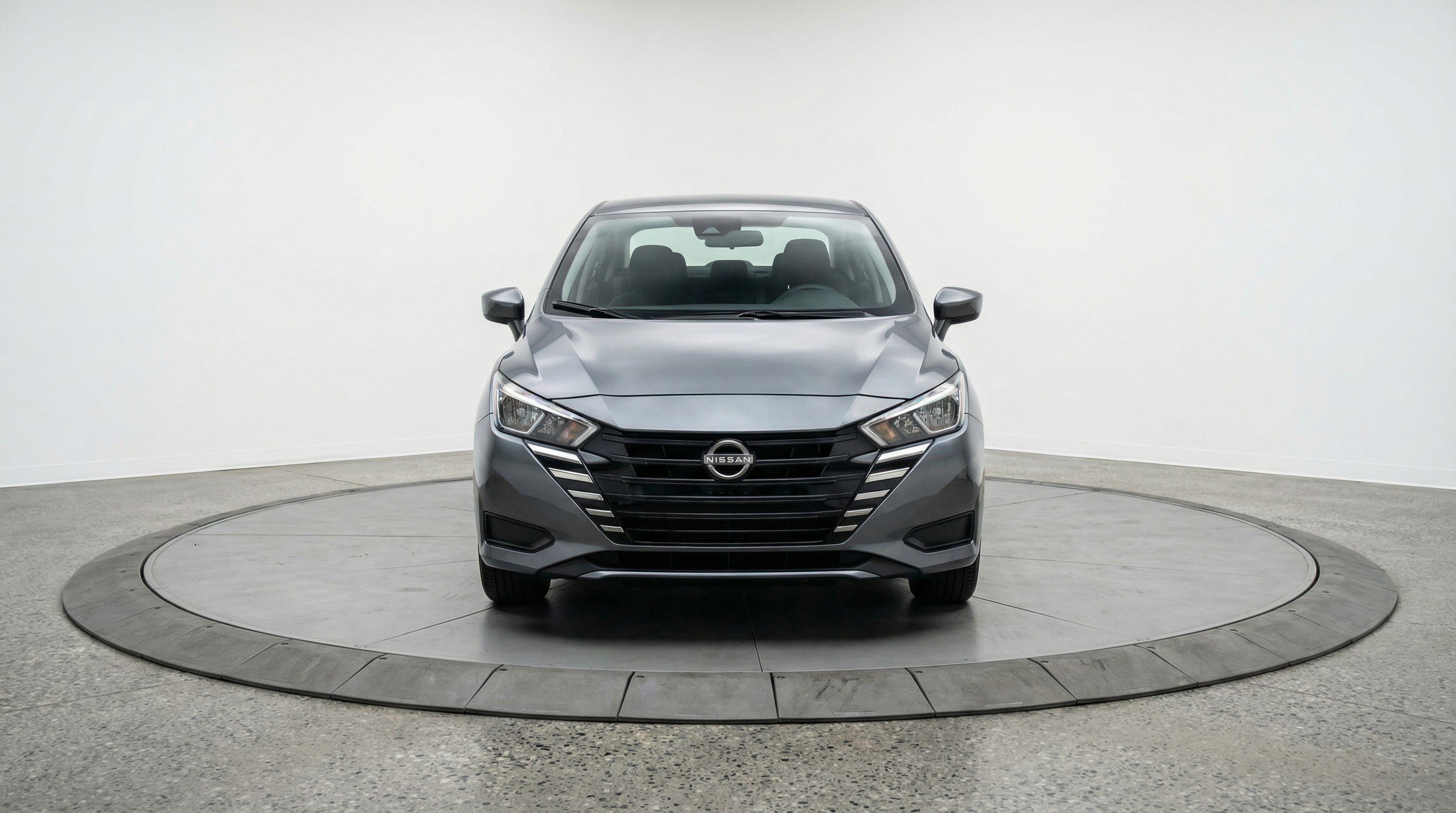 Used 2025 Nissan Versa SV image 2