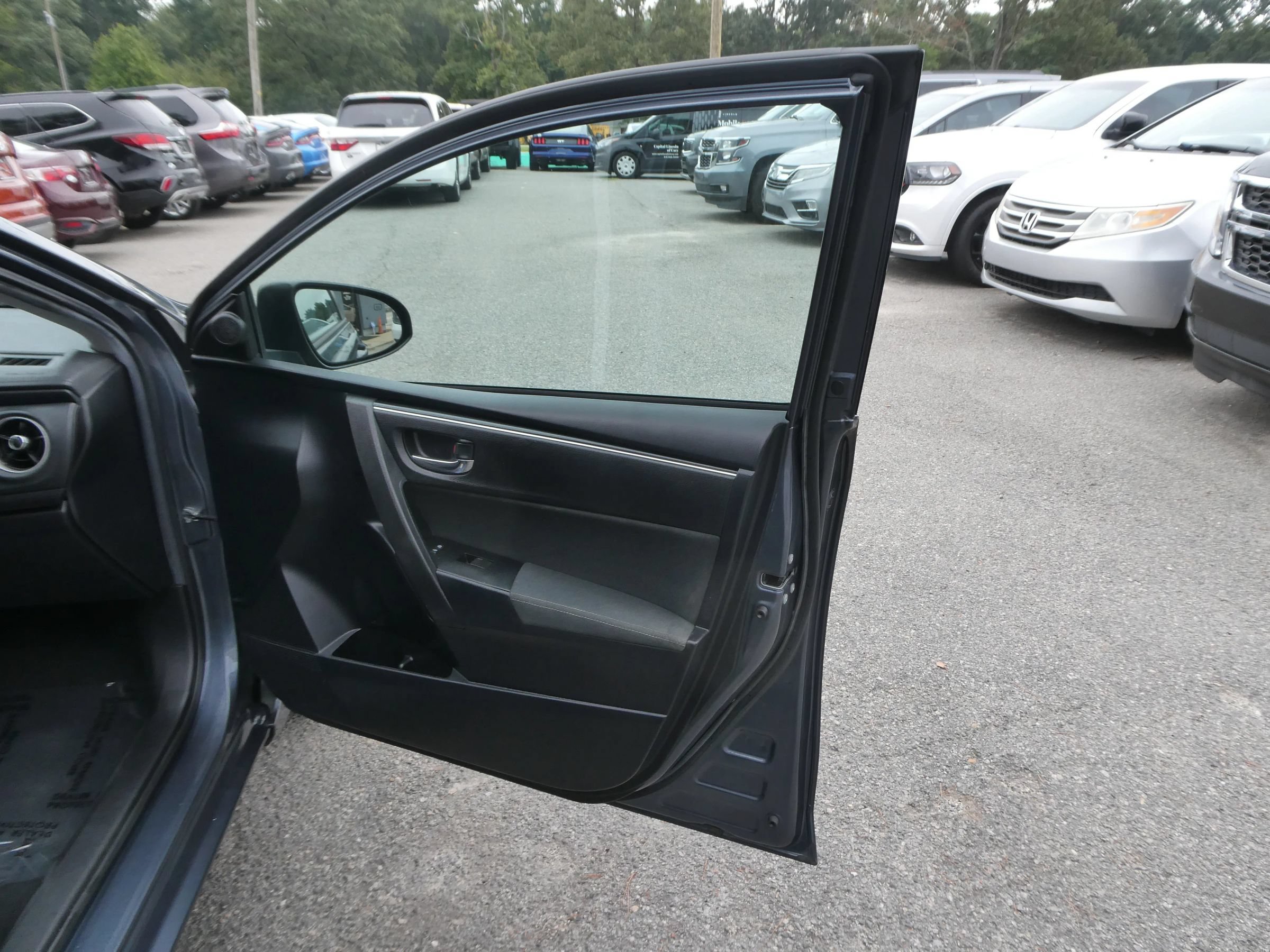 Used 2019 Toyota Corolla LE FWD image 21