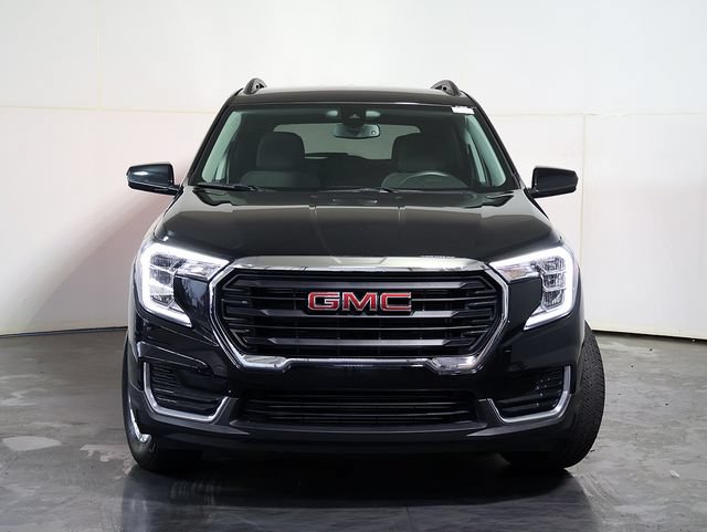 Used 2023 GMC Terrain SLE w/ Driver Convenience Package AWD/4WD image 9