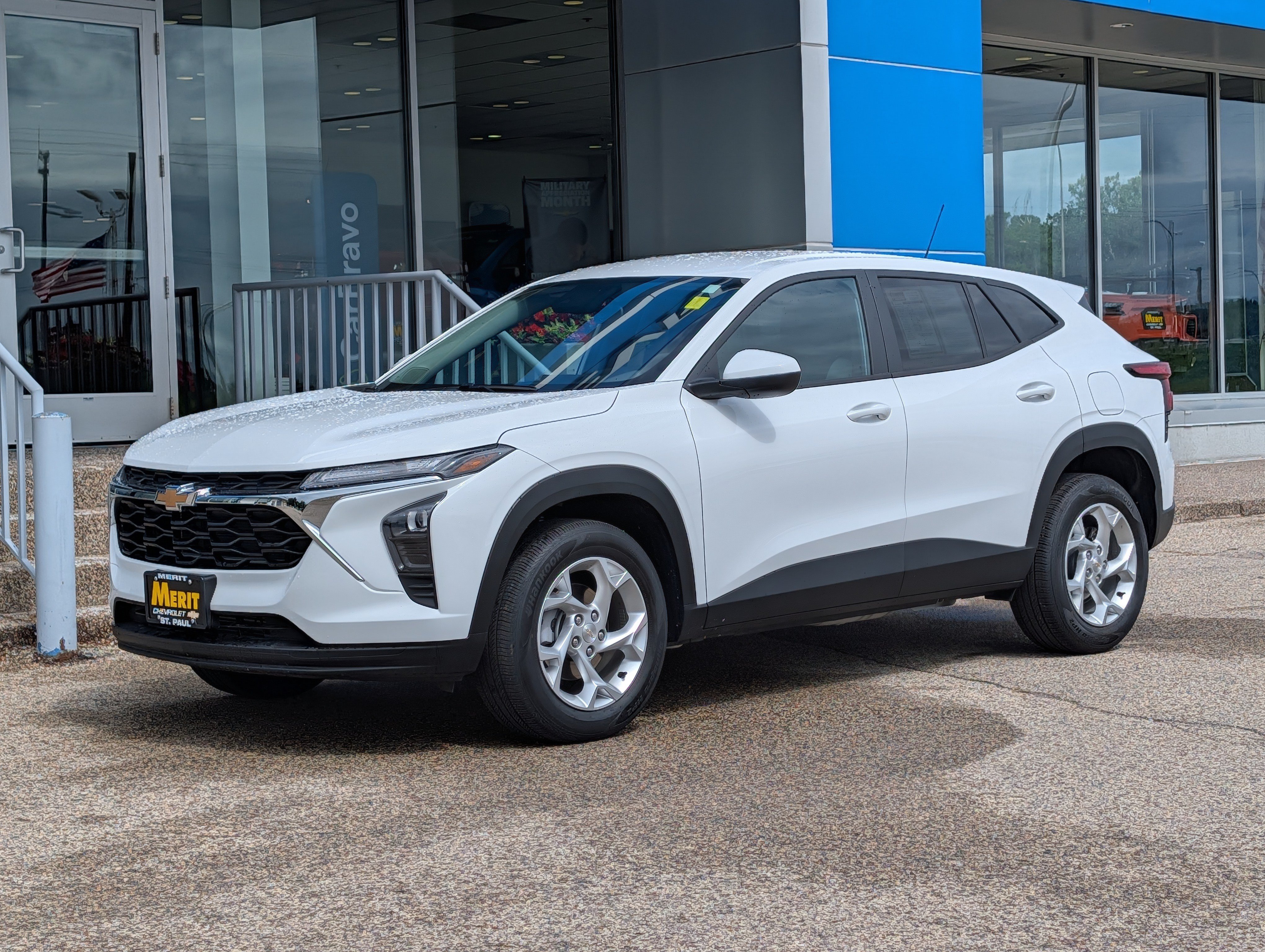 Used 2026 Chevrolet Trax LS w/ LS Convenience Package FWD image 6