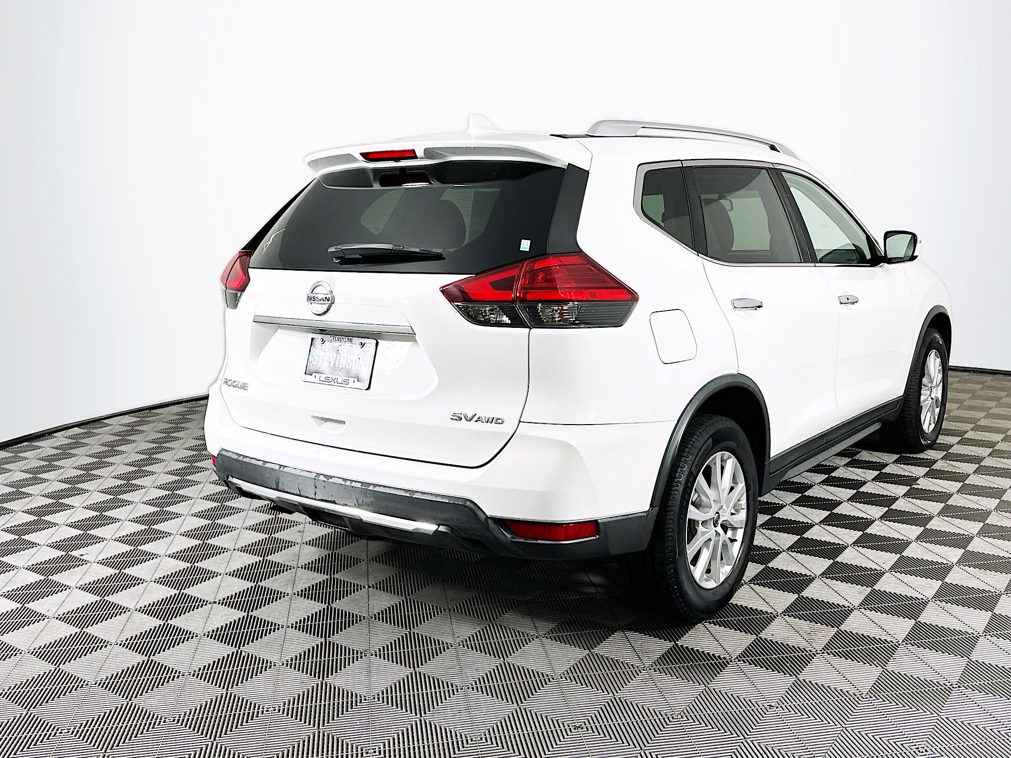 Used 2017 Nissan Rogue SV image 7
