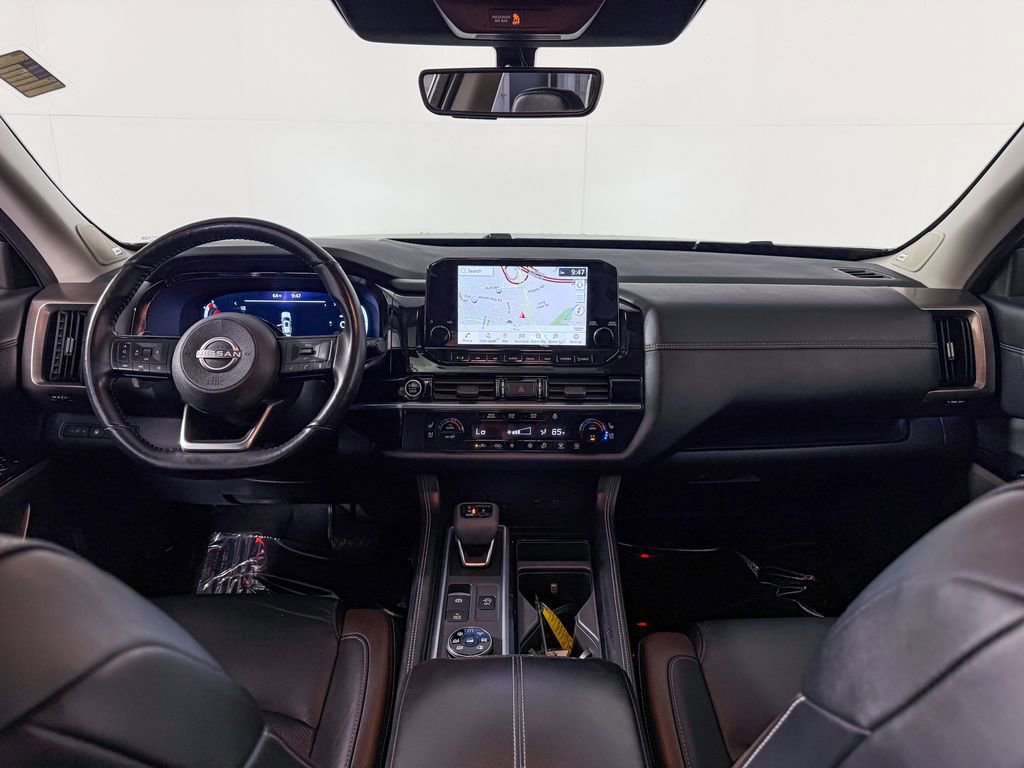 Certified 2024 Nissan Pathfinder Platinum w/ Cargo Package AWD/4WD image 14