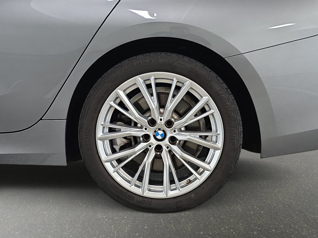 Certified 2024 BMW 330i Sedan w/ Convenience Package RWD image 29