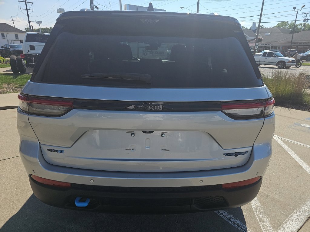 Certified 2024 Jeep Grand Cherokee Trailhawk w/ Advanced Protech Group II AWD/4WD image 15