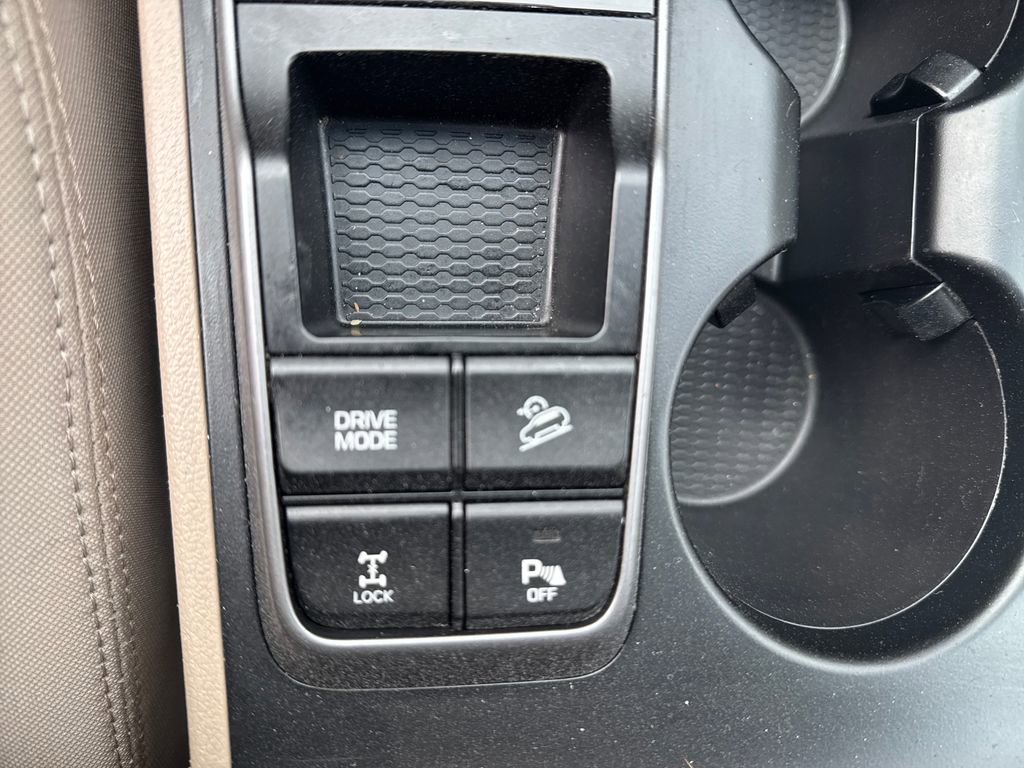 Used 2018 Hyundai Tucson Value w/ Cargo Package image 23