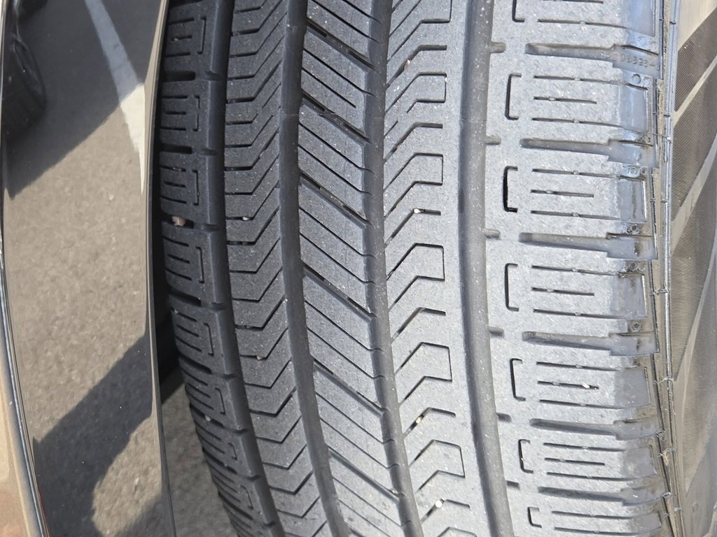 Used 2024 Land Rover Defender 110 X-Dynamic SE image 35