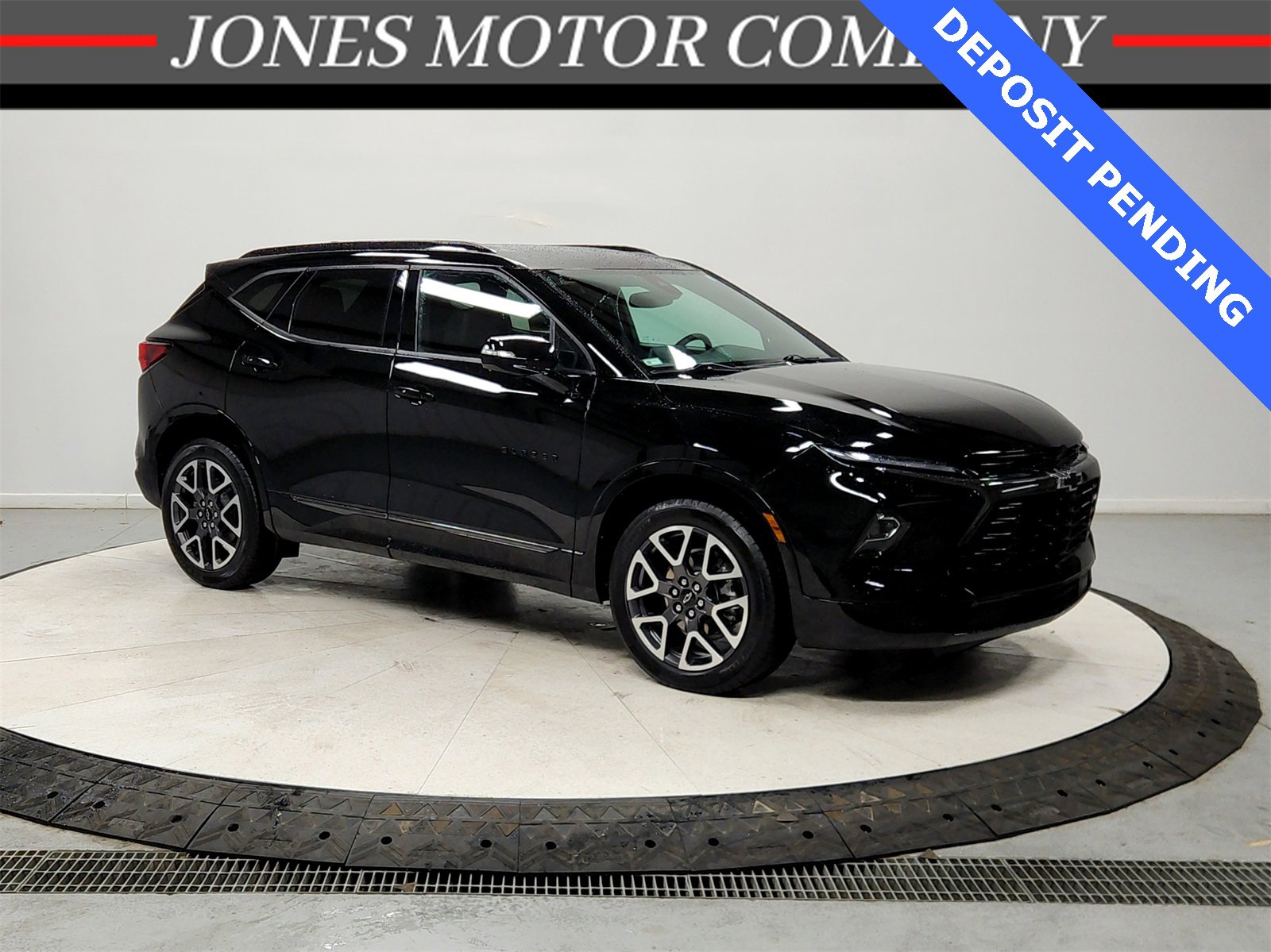 Used 2025 Chevrolet Blazer RS image 1