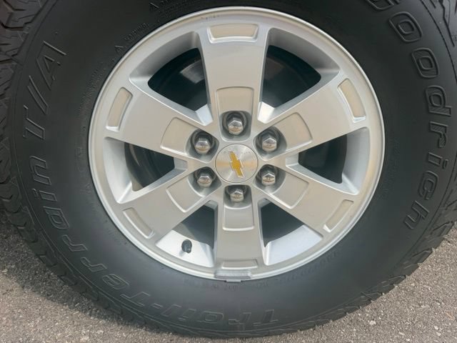 Used 2018 Chevrolet Colorado W/T w/ WT Convenience Package AWD/4WD image 12