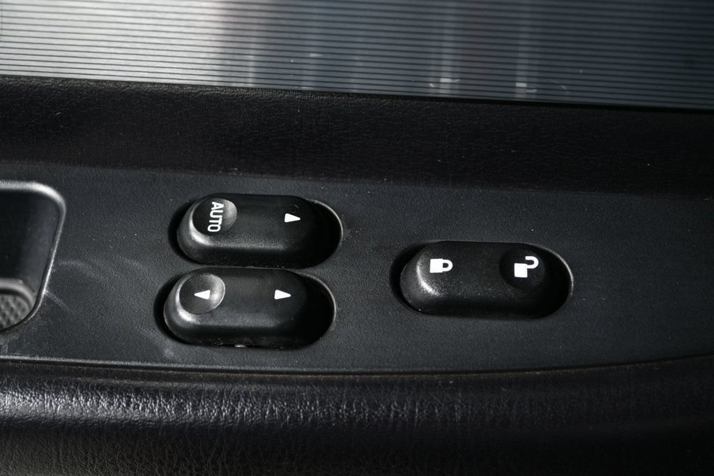 Used 2004 Ford Thunderbird RWD image 52