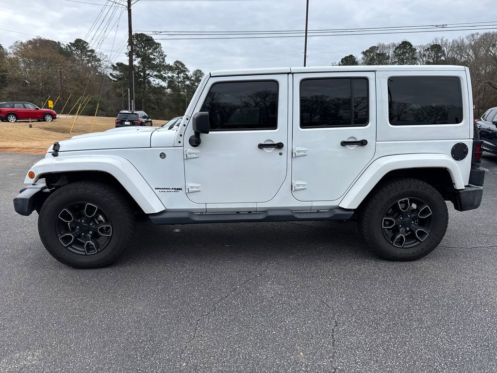 Used 2018 Jeep Wrangler Unlimited Sahara image 2
