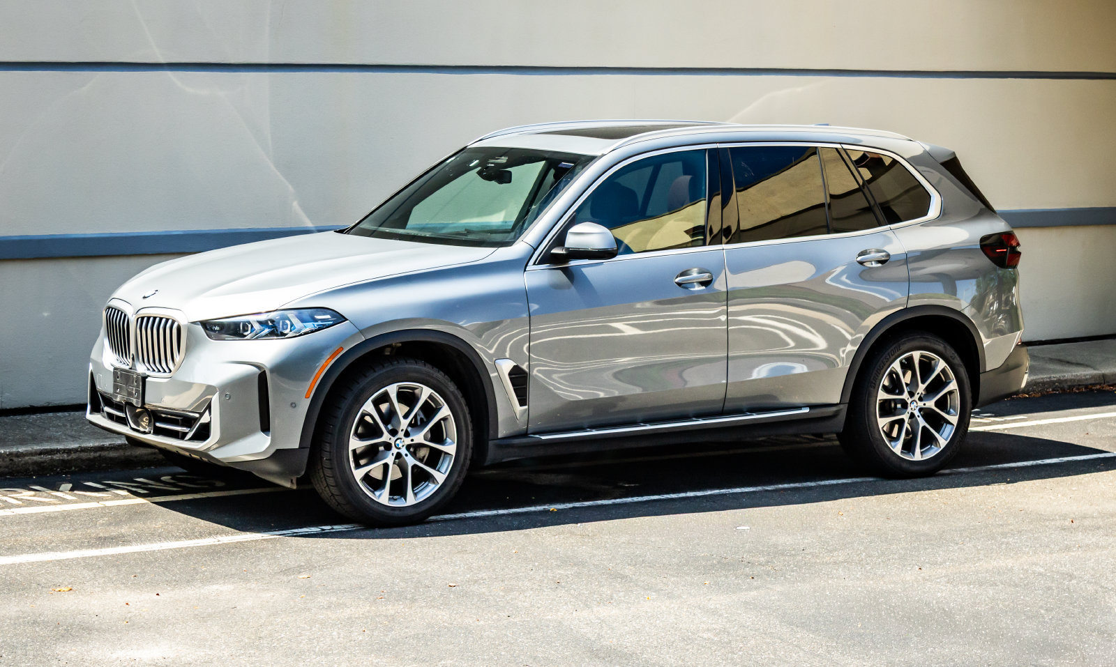 Used 2026 BMW X5 xDrive40i w/ Climate Comfort Package AWD/4WD image 3