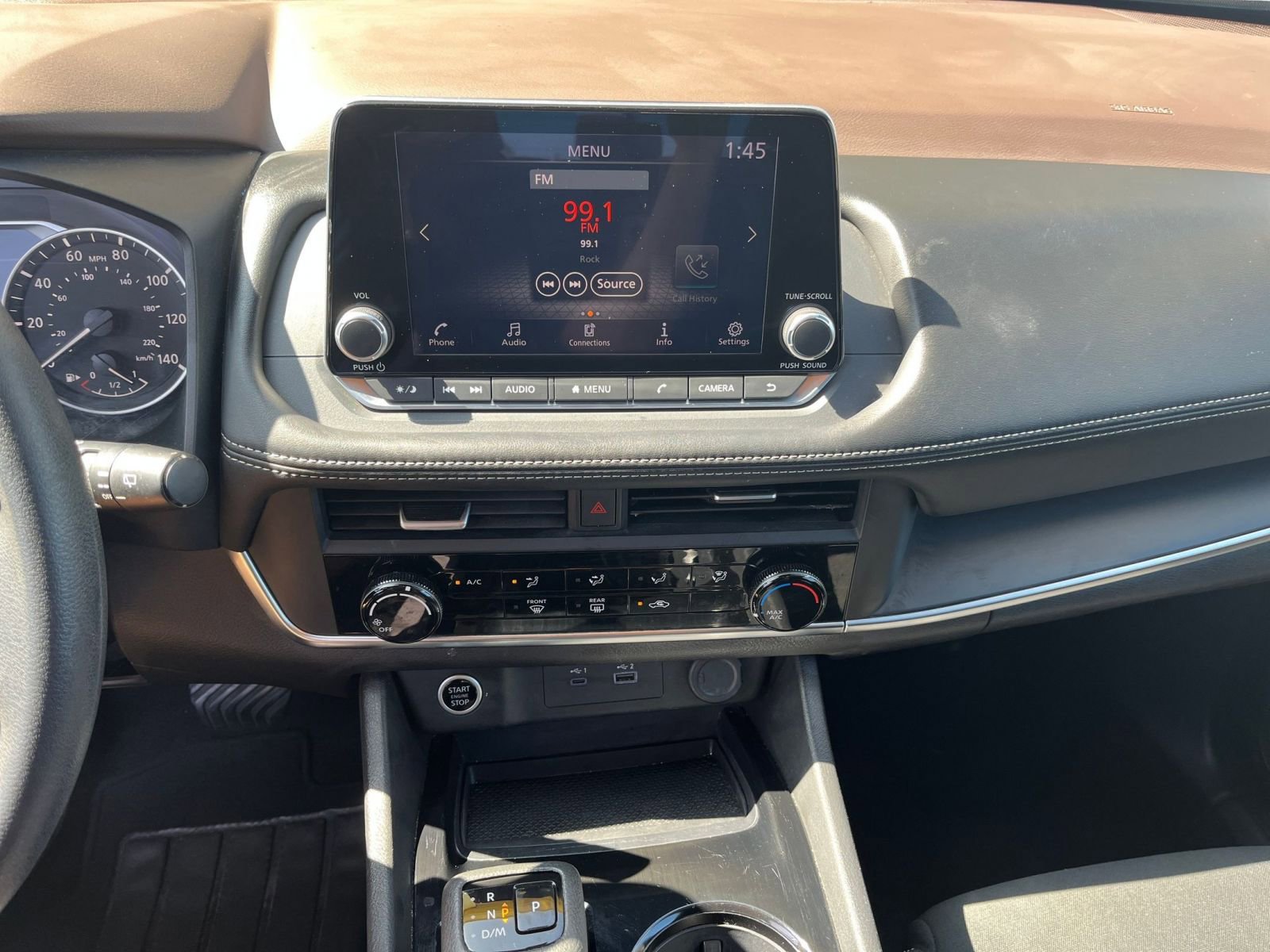 Used 2023 Nissan Rogue S image 17