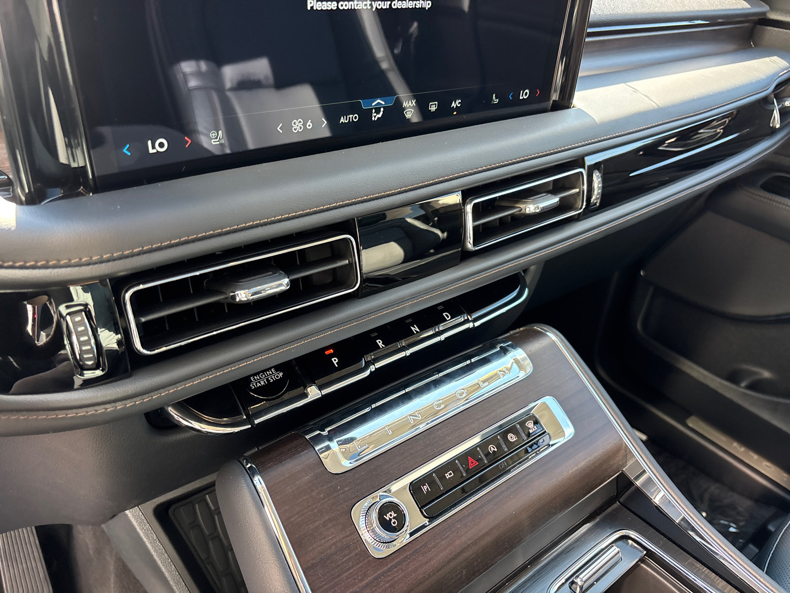 New 2026 Lincoln Aviator Reserve w/ Jet Appearance Package AWD/4WD image 20