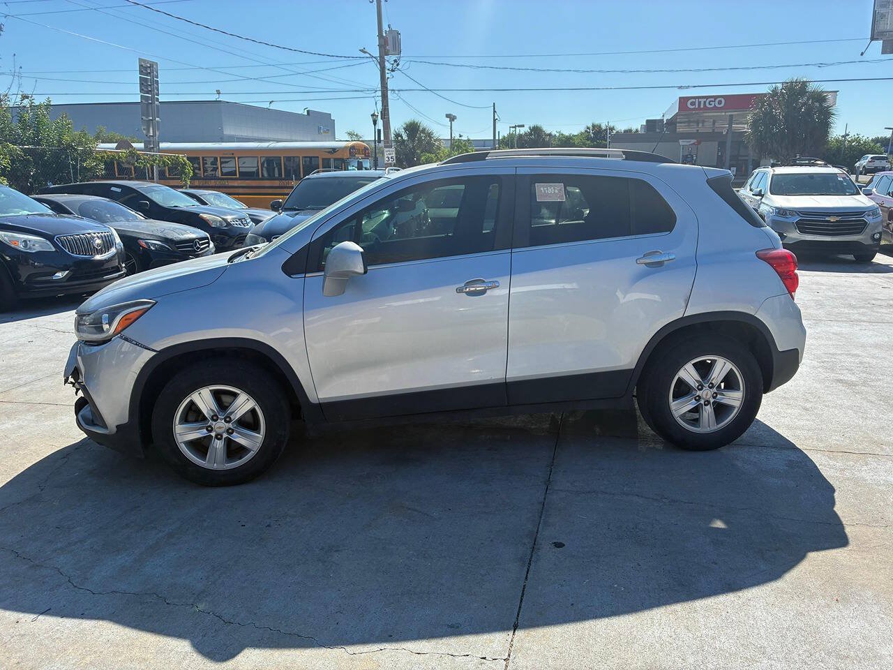 Used 2018 Chevrolet Trax LT w/ LT Convenience Package FWD image 1