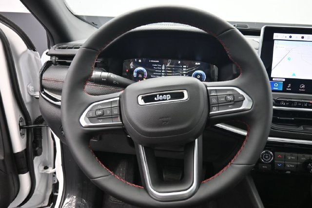 New 2026 Jeep Compass Trailhawk w/ Sun, Sound & Navigation Group AWD/4WD image 19