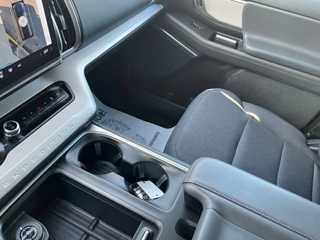 Used 2025 Ford Expedition Max Active RWD image 16