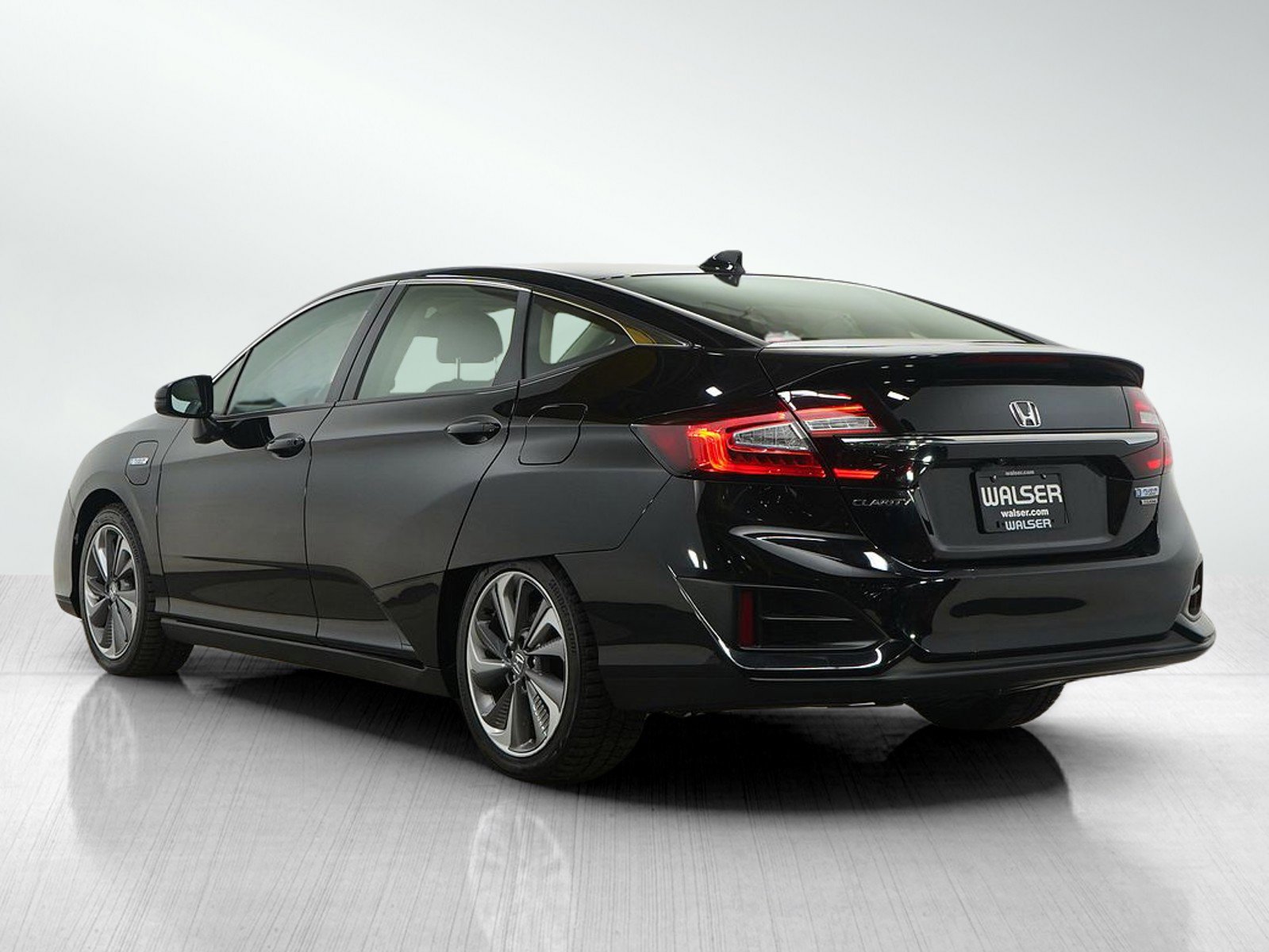 Used 2018 Honda Clarity Touring image 3