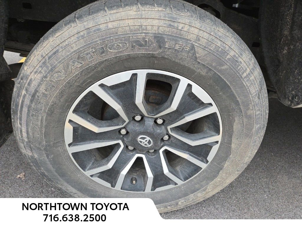 Used 2022 Toyota Tacoma TRD Sport image 5