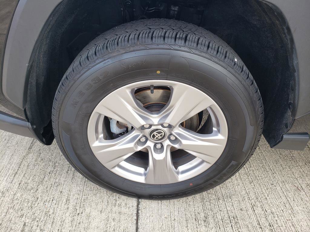 Used 2023 Toyota RAV4 XLE image 44