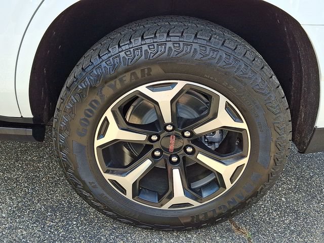 New 2026 GMC Yukon AT4 w/ AT4 Premium Plus Package AWD/4WD image 5