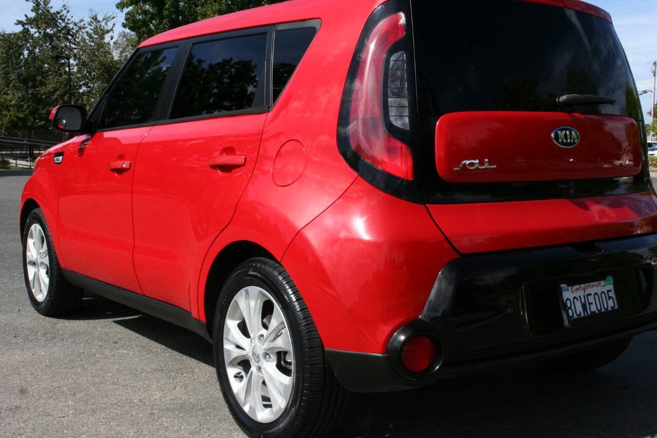 Used 2016 Kia Soul + FWD image 8