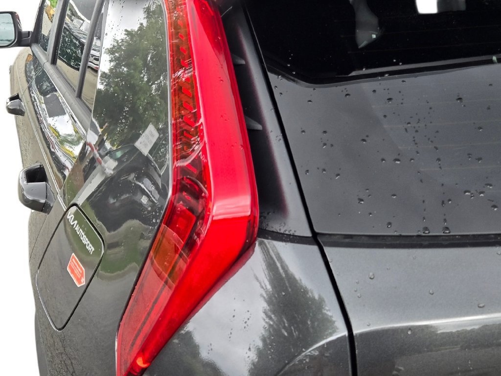 New 2026 Kia Niro EX FWD image 11