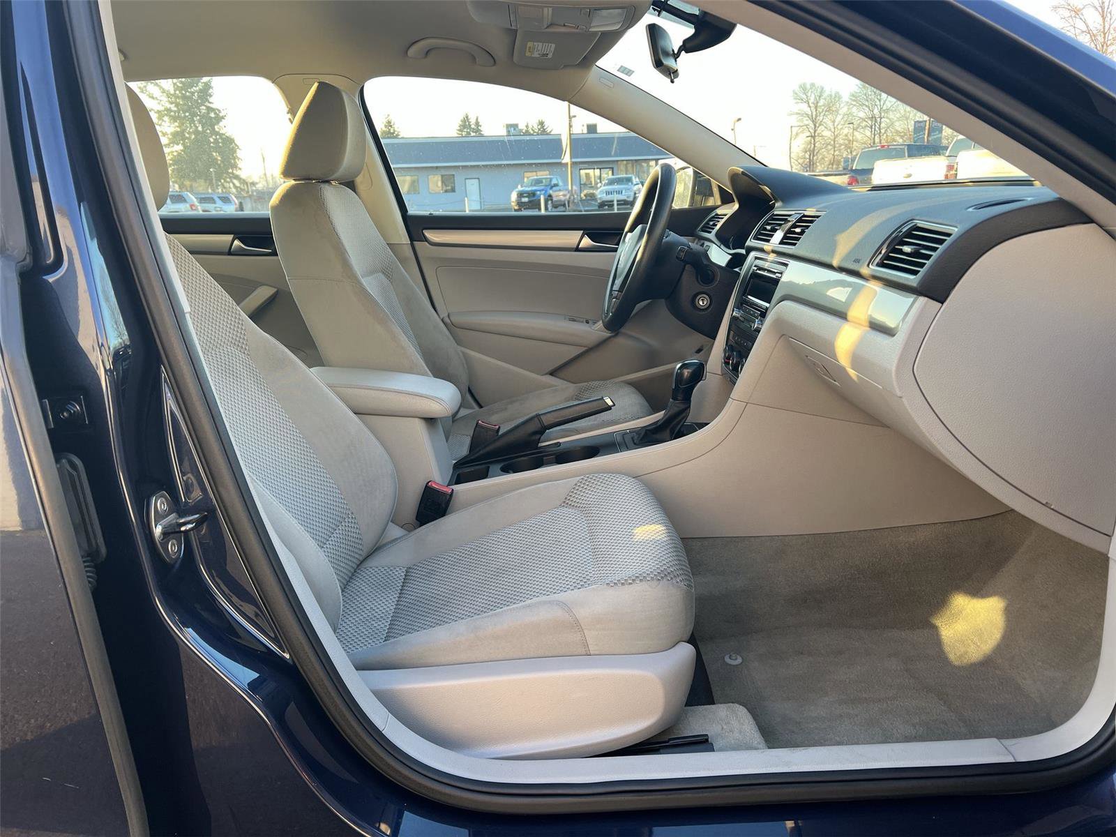 Used 2014 Volkswagen Passat 1.8T S image 20