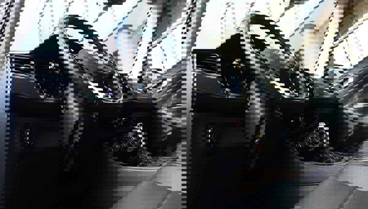 Used 2023 Volkswagen Jetta SE image 40