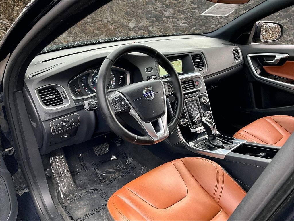 Used 2016 Volvo V60 T5 Premier w/ Climate Package image 12