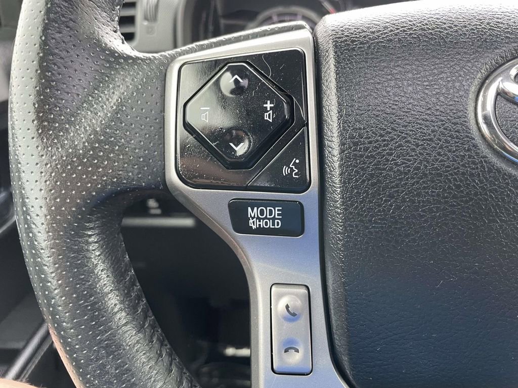 Used 2020 Toyota 4Runner Limited image 32