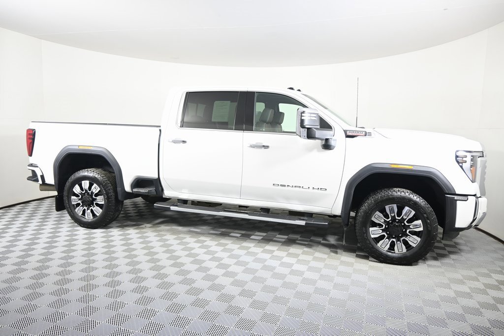 Used 2025 GMC Sierra 3500 Denali w/ Denali Reserve Package image 9