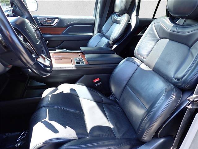 Used 2024 Lincoln Navigator Reserve AWD/4WD image 16