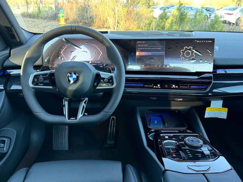 Used 2025 BMW 530i 530i w/ M Sport Package image 3