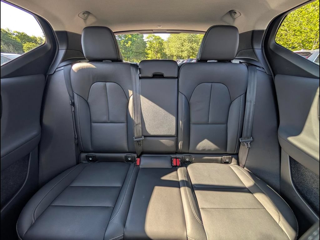 Certified 2026 Volvo XC40 B5 Plus AWD/4WD image 15