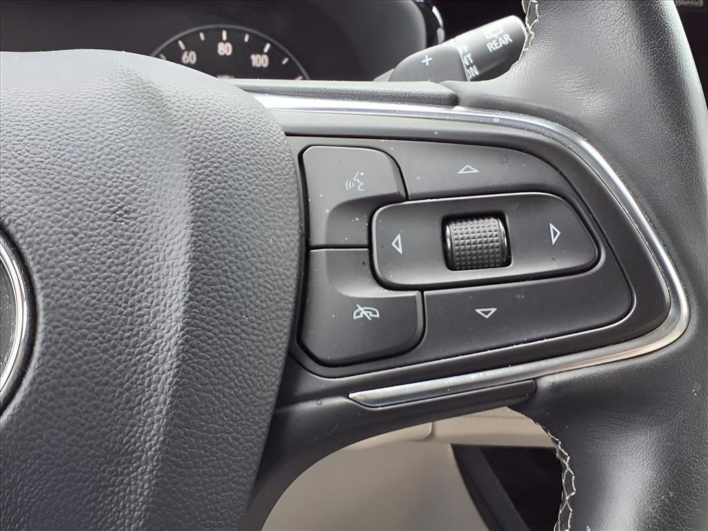 Used 2023 Buick Envision Preferred image 13