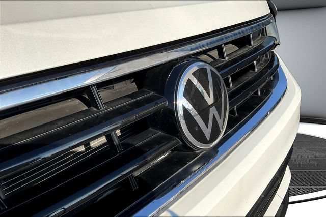 Used 2023 Volkswagen Tiguan SE R-Line FWD image 35