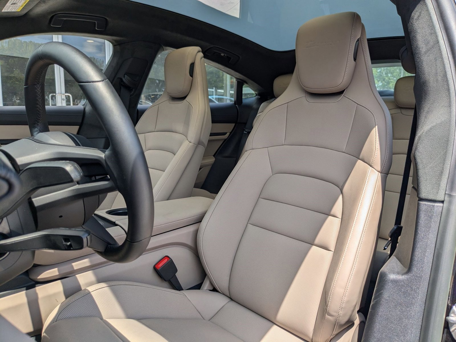 New 2023 Porsche Taycan Turbo image 5