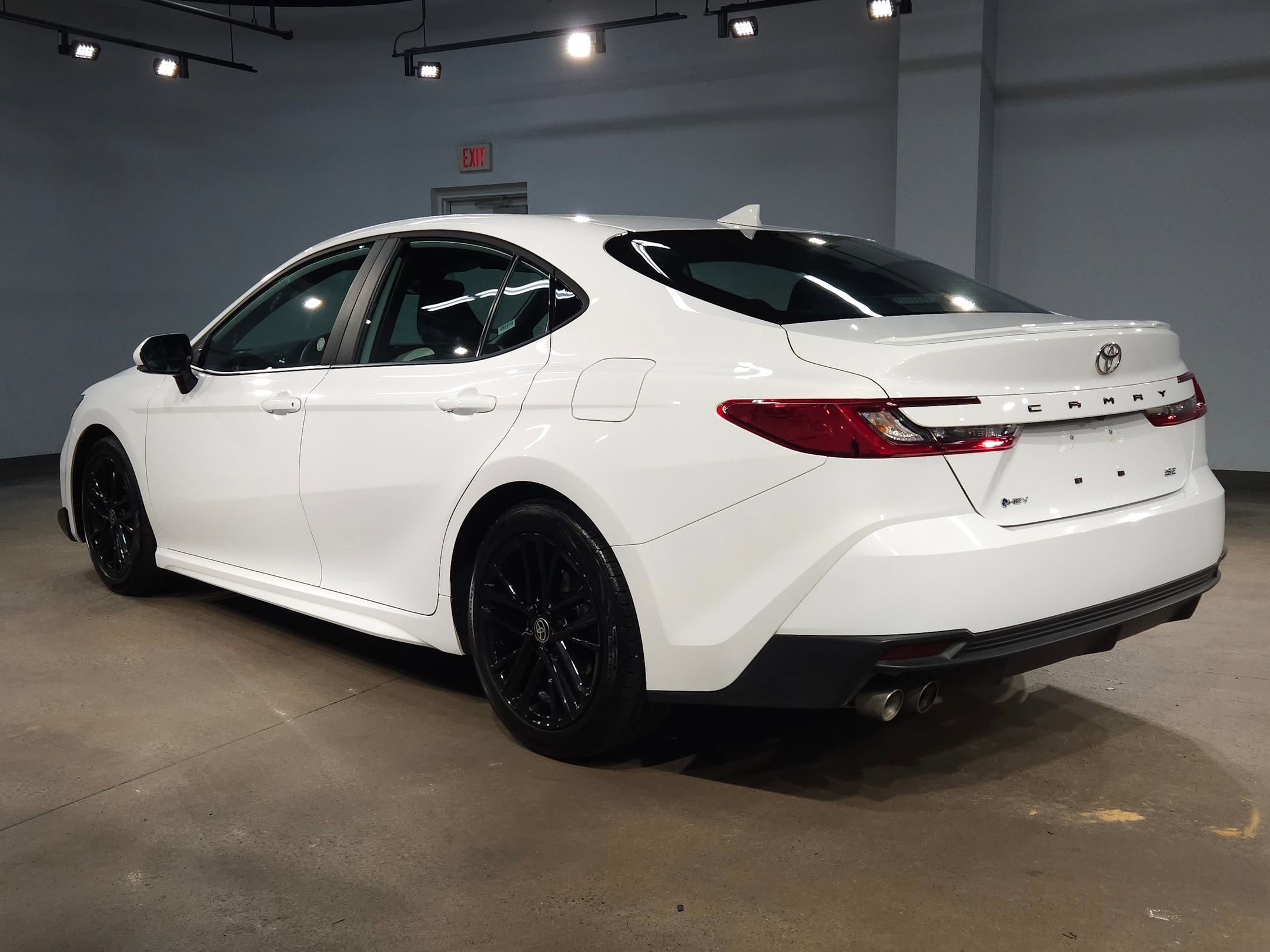 Certified 2025 Toyota Camry SE image 5