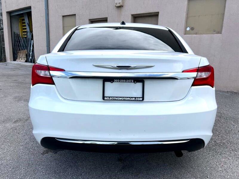 Used 2011 Chrysler 200 Touring image 7