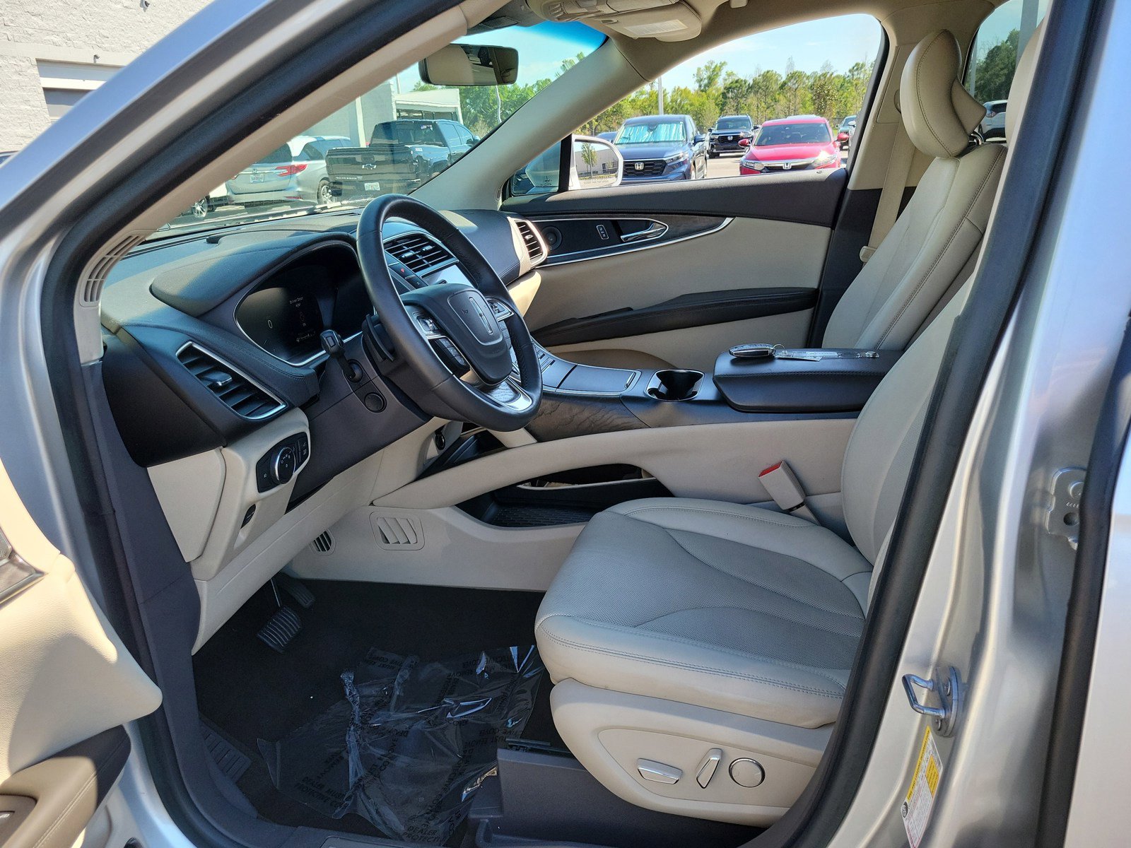 Used 2019 Lincoln Nautilus Reserve FWD image 15