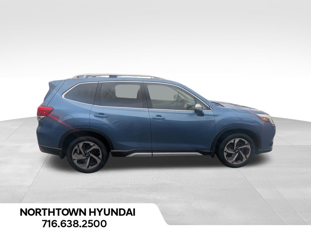 Used 2022 Subaru Forester Touring image 2