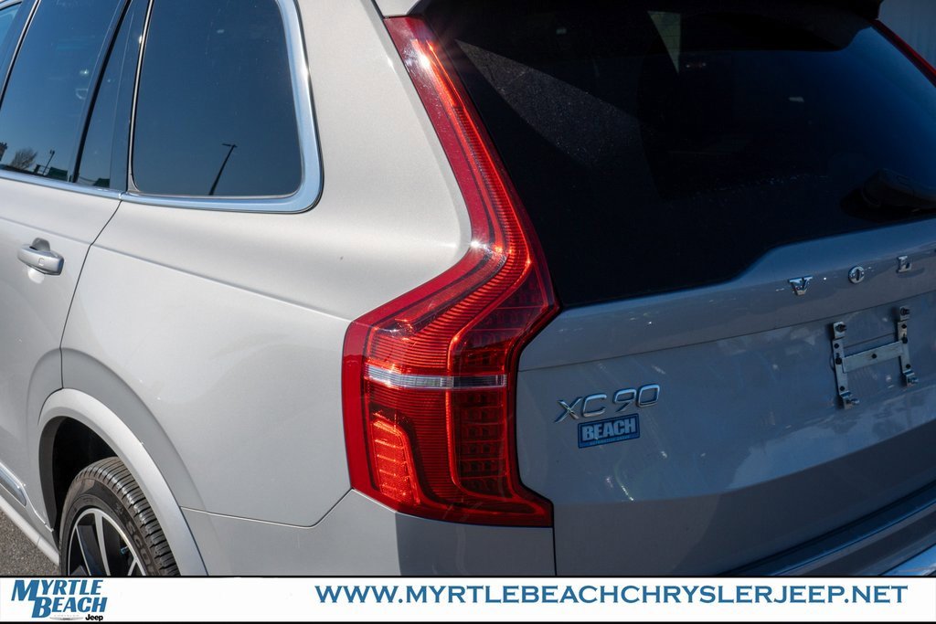 Used 2023 Volvo XC90 B6 Plus image 11